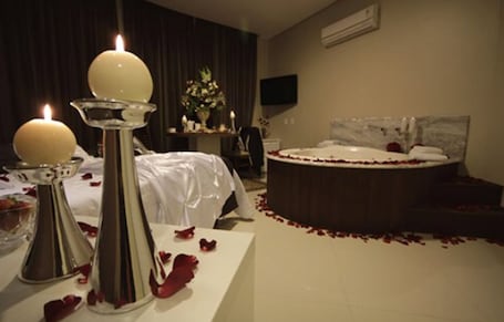 In-room safe, desk, iron/ironing board, free WiFi. Hotel Emacite Flex