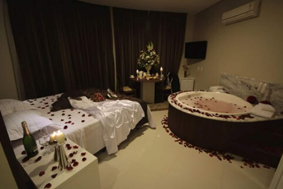 in-room safe, desk, iron/ironing board, free wifi