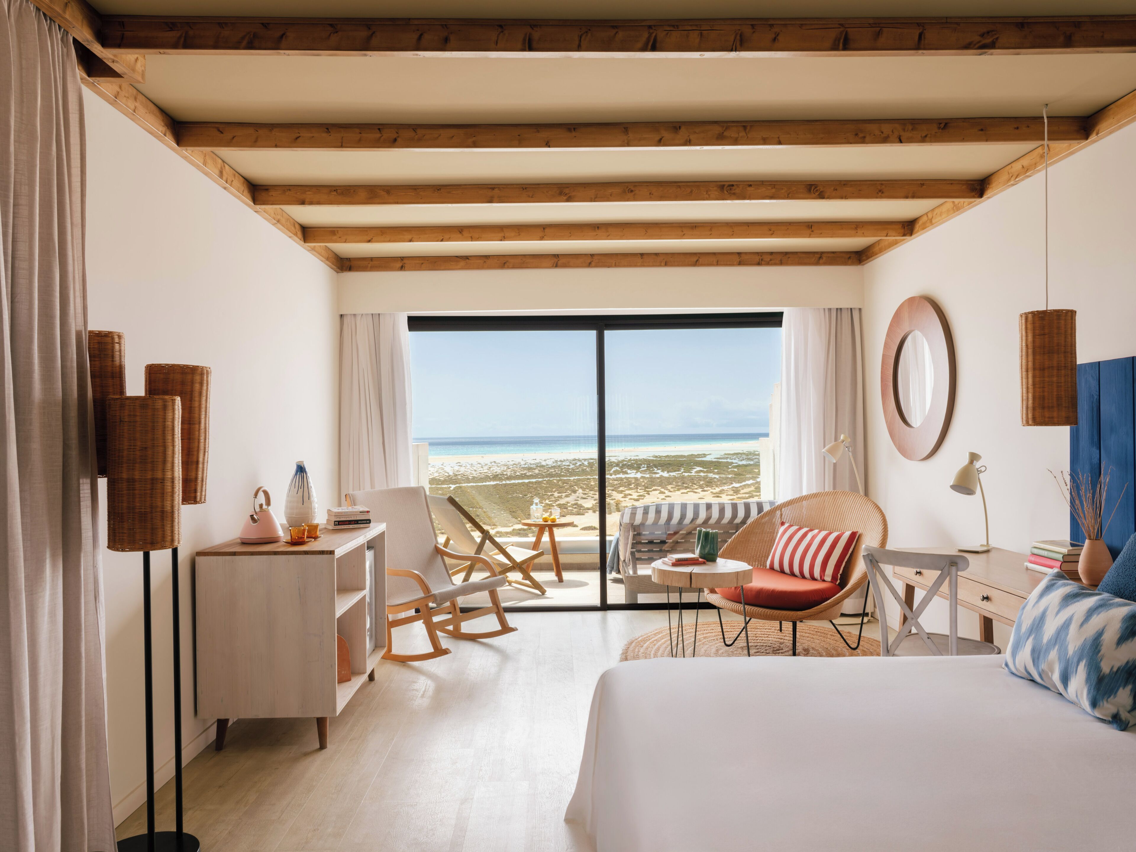 Zel Ocean View | Down duvets, minibar, in-room safe, desk