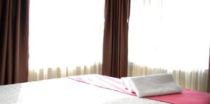 Cabin | 1 bedroom, free cots/infant beds, free WiFi