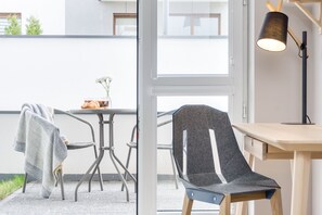 Deluxe Apartment (Blue) | Terrace/patio - Elite Apartments City Center Suites (Gdansk)