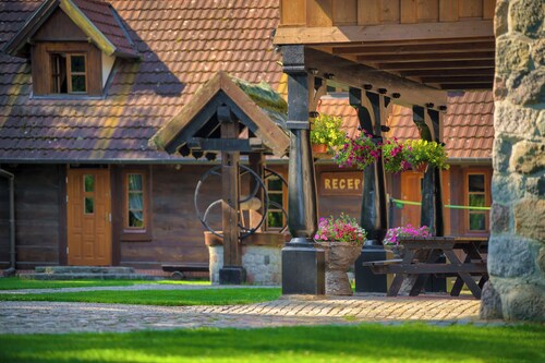 Hotel Dworek Wapionka