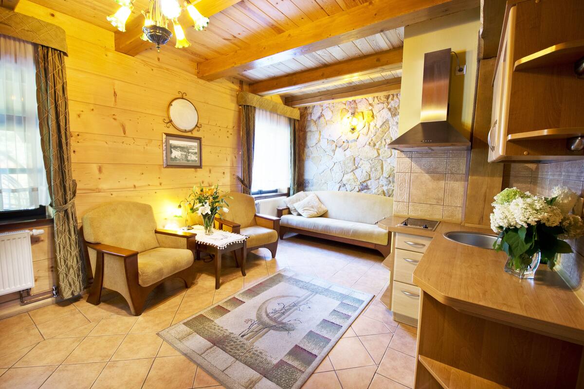 studio | living area | 32-inch flat-screen tv with digital channels, tv