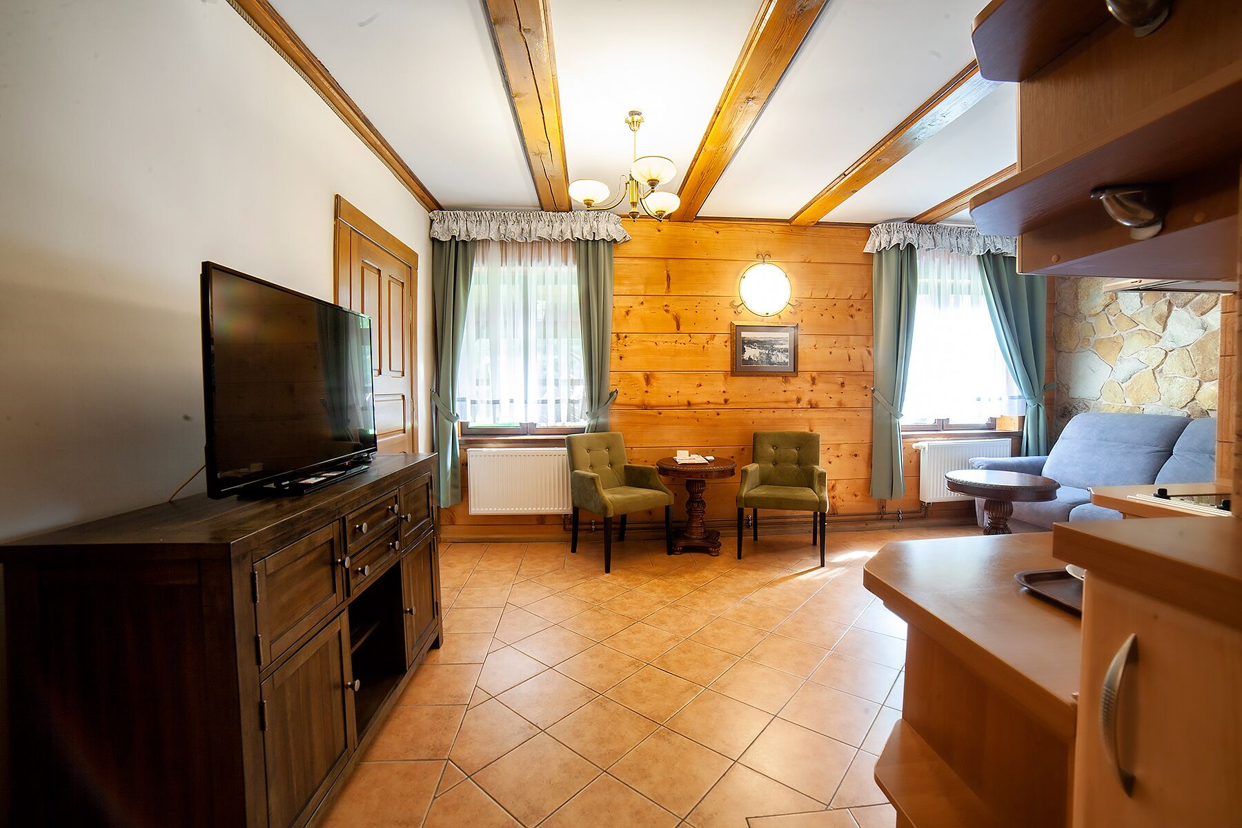 traditional studio | living area | 32-inch flat-screen tv with digital channels, tv