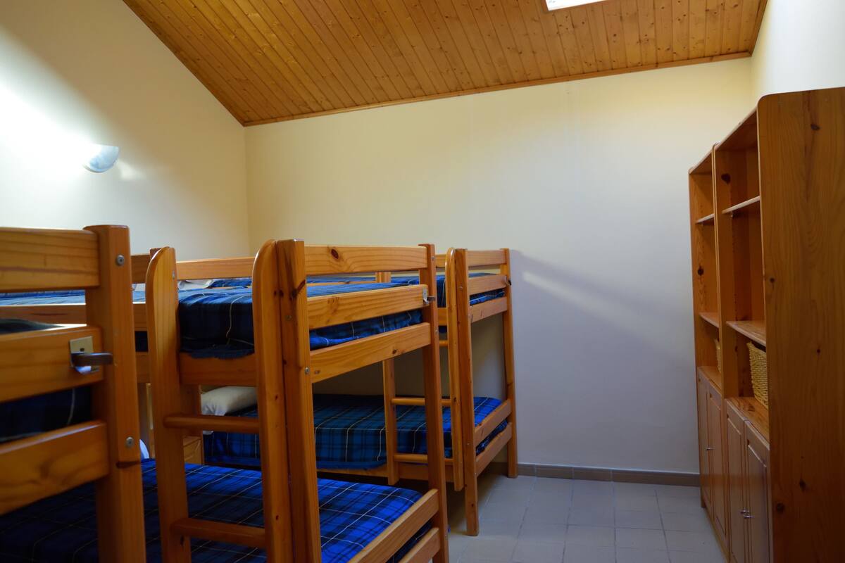 Family Room, Shared Bathroom | Blackout curtains, cots/infant beds, rollaway beds