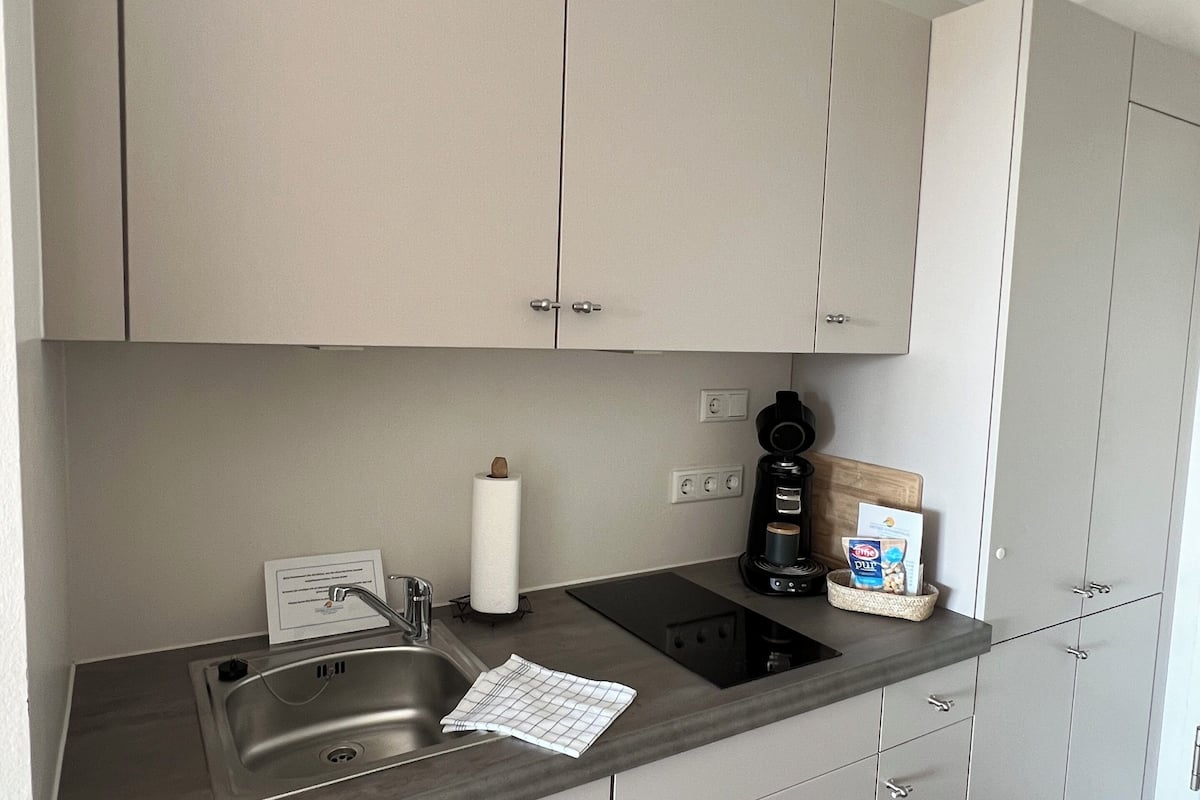 deluxe double room, terrace, beach view | private kitchen | fridge, stovetop, coffee/tea maker, electric kettle