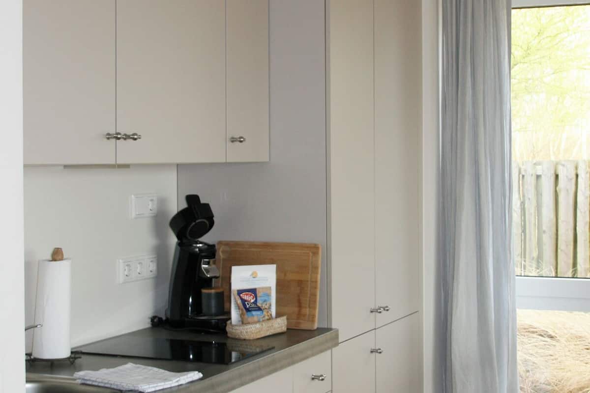 family suite | private kitchen | fridge, stovetop, coffee/tea maker, electric kettle
