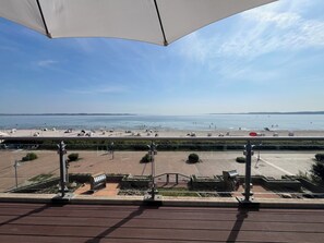 Penthouse, sauna, uitzicht op zee | Balkon