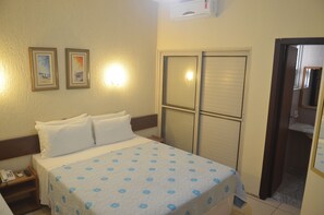 Minibar, free WiFi, bed sheets