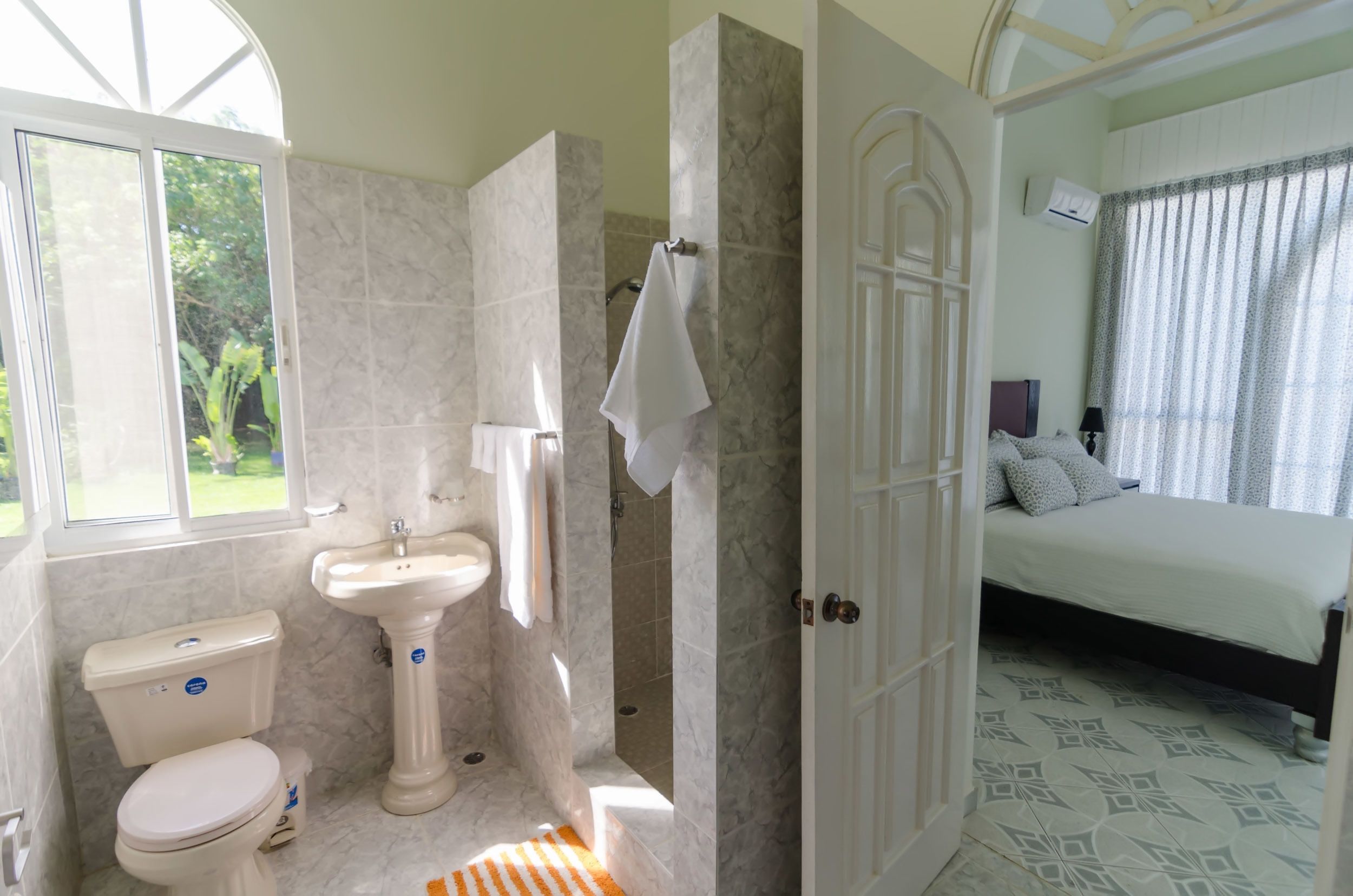 Three Bedroom Villa | Bad | Dusj, hårføner og håndklær