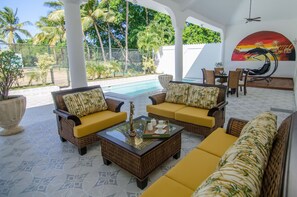 Three Bedroom Villa | 3 室のベッドルーム、セーフティボックス (室内)、アイロン / アイロン台、ベビーベッド (無料)