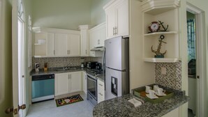 Three Bedroom Villa | 3 室のベッドルーム、セーフティボックス (室内)、アイロン / アイロン台、ベビーベッド (無料)