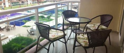 全景公寓, 2 间卧室, 部分海景, 池畔 | 露台