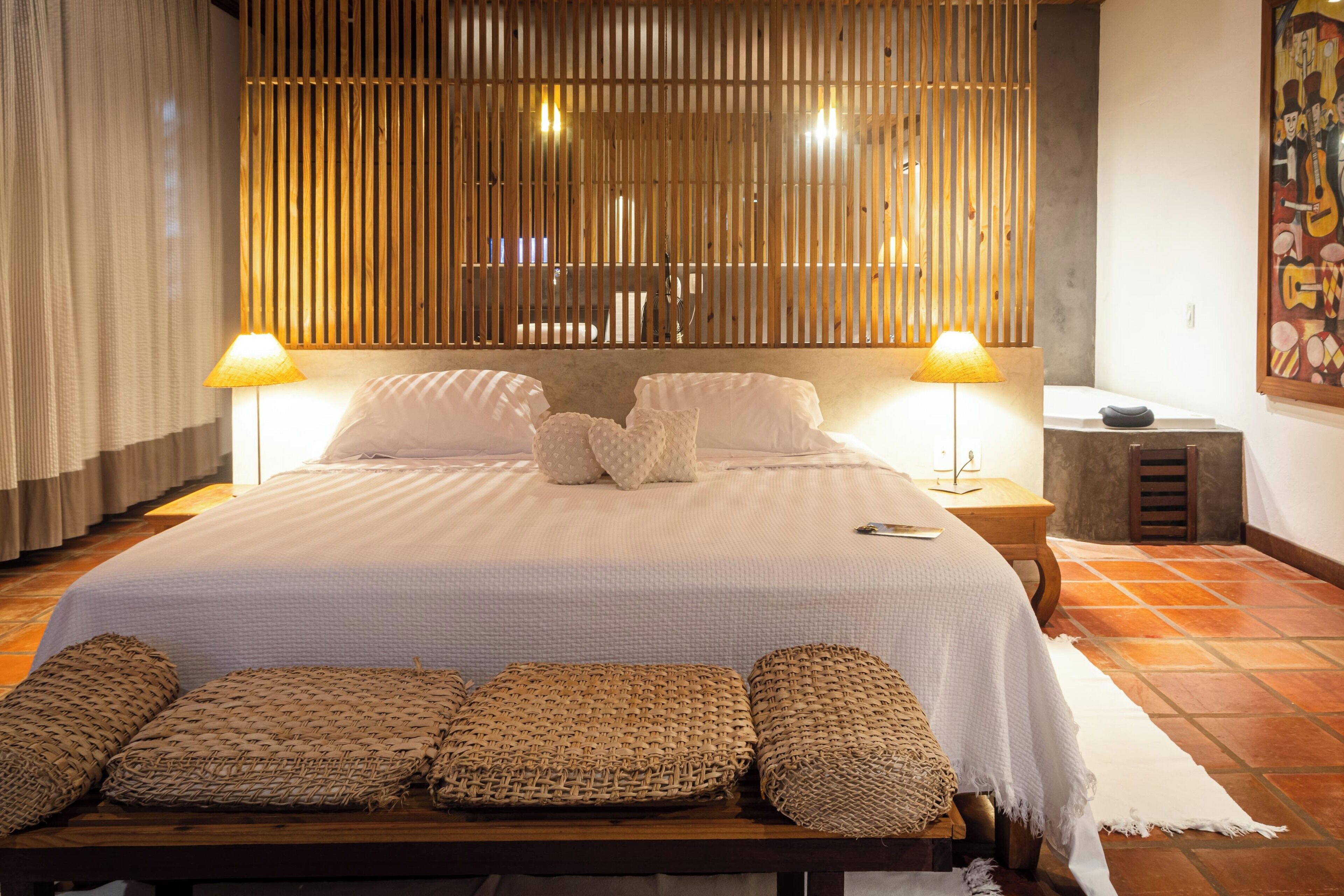 Quarto exclusivo | Frigobar, individualmente decorados, Wi-Fi de cortesia, roupa de cama