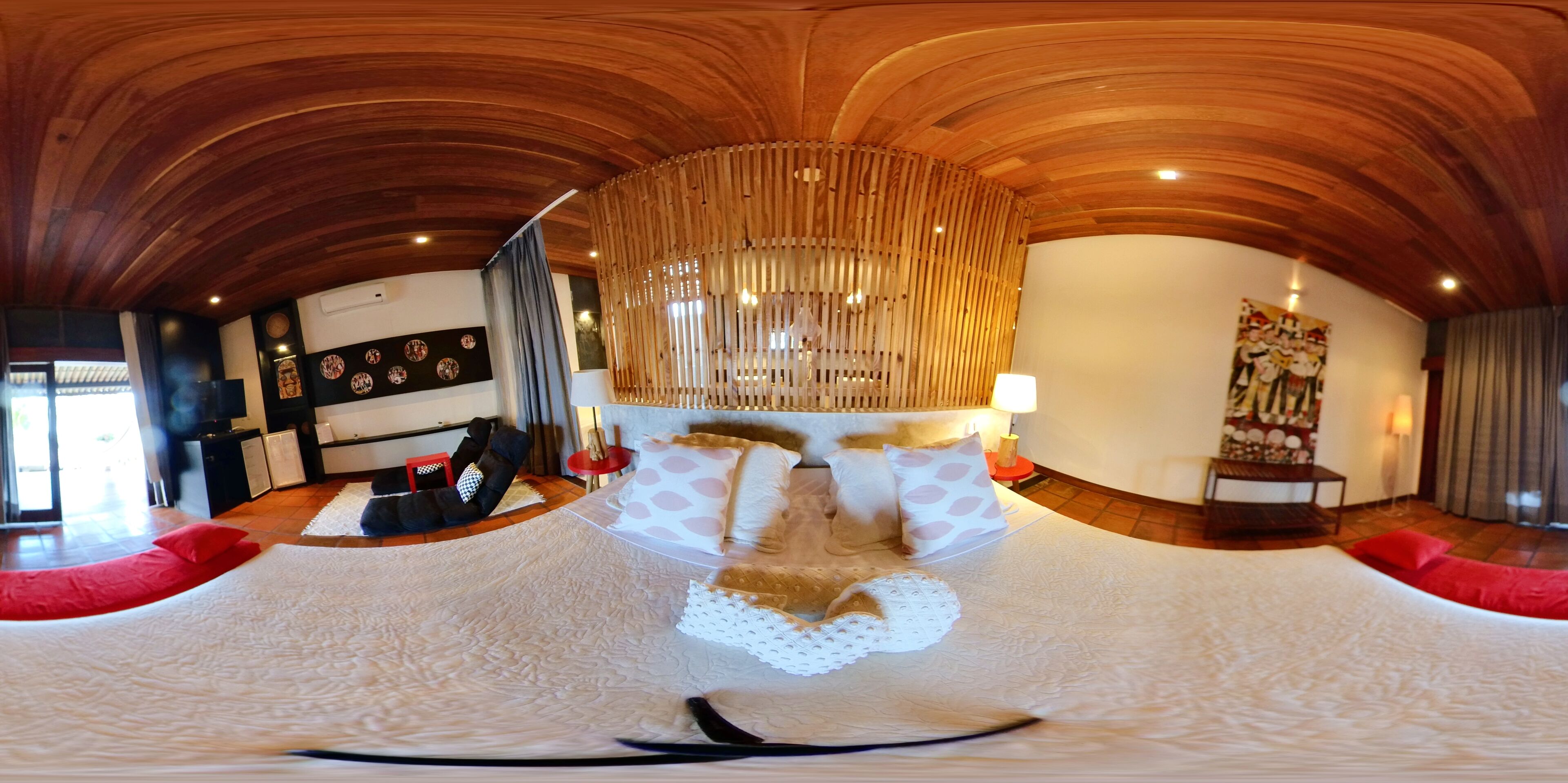 royal suite | minibar, individually decorated, free wifi, bed sheets