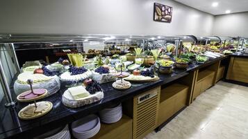 Ilmainen päivittäinen buffetaamiainen