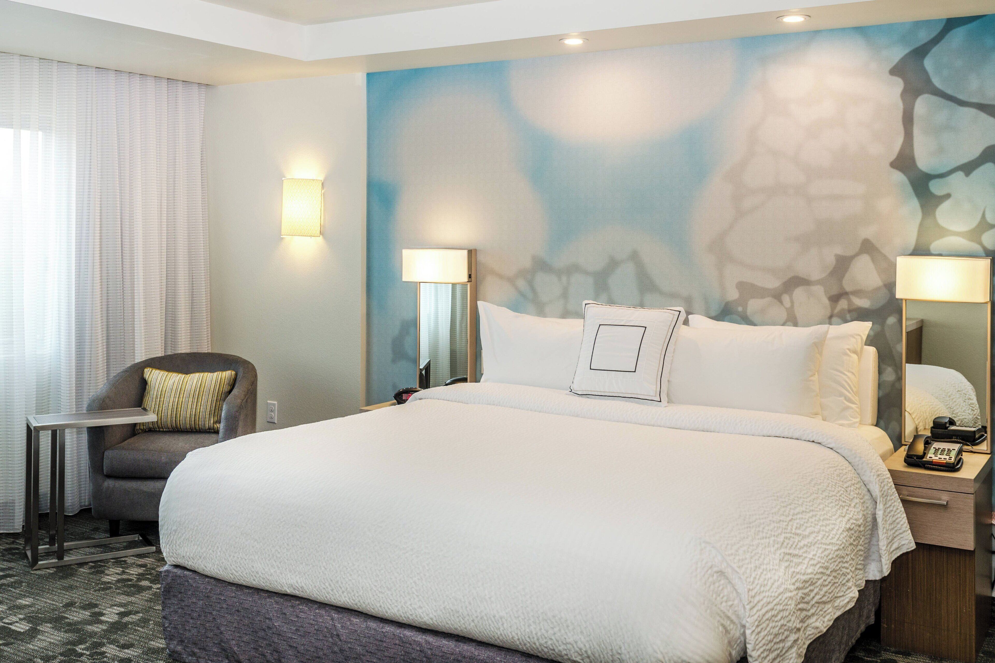 room, 1 king bed with sofa bed | hypo-allergenic bedding, desk, blackout curtains, iron/ironing board