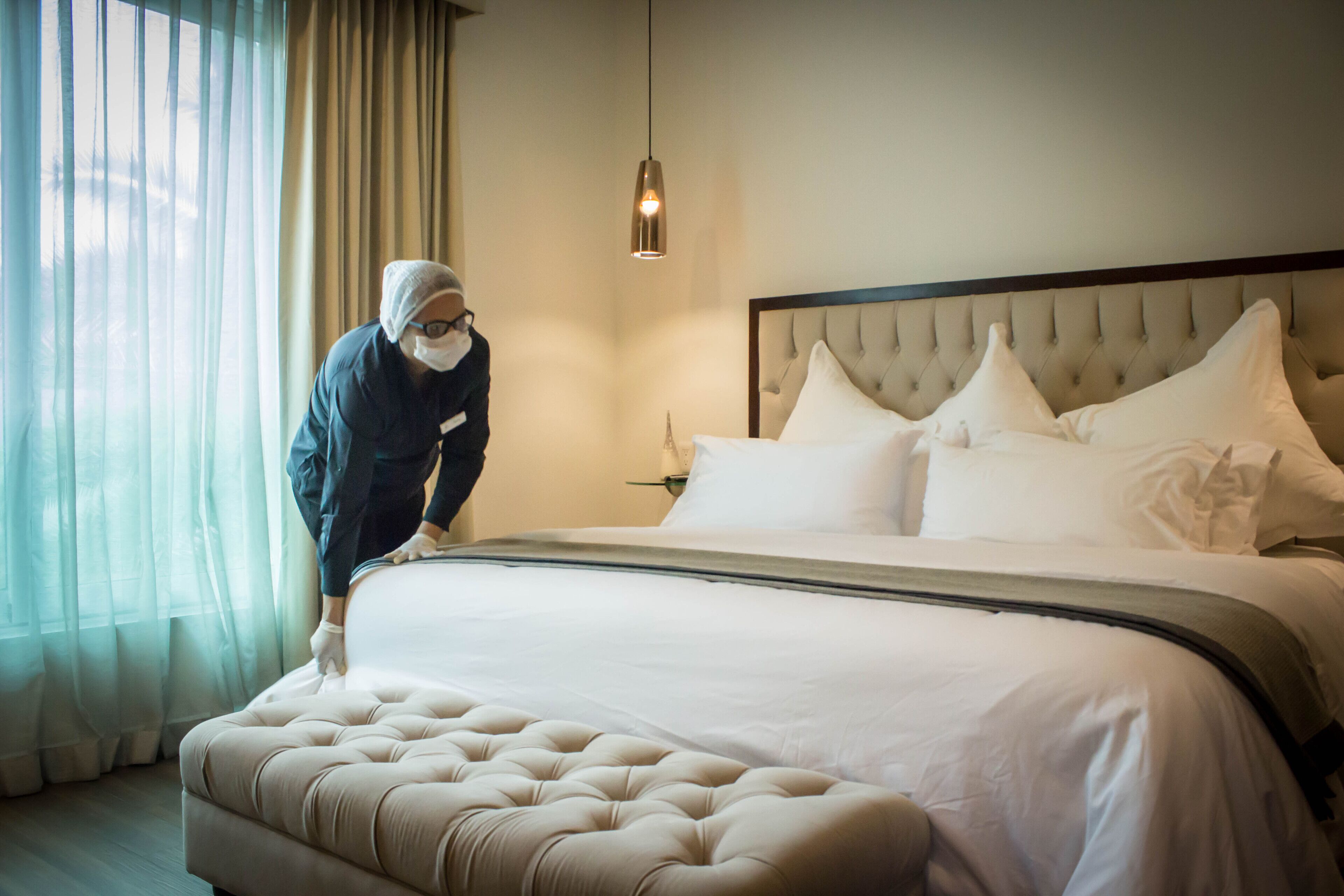 Tallelokero huoneessa, yksilöllisesti sisustettu, työpöytä