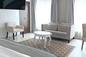 Caja de seguridad en la habitación y decoración personalizada 