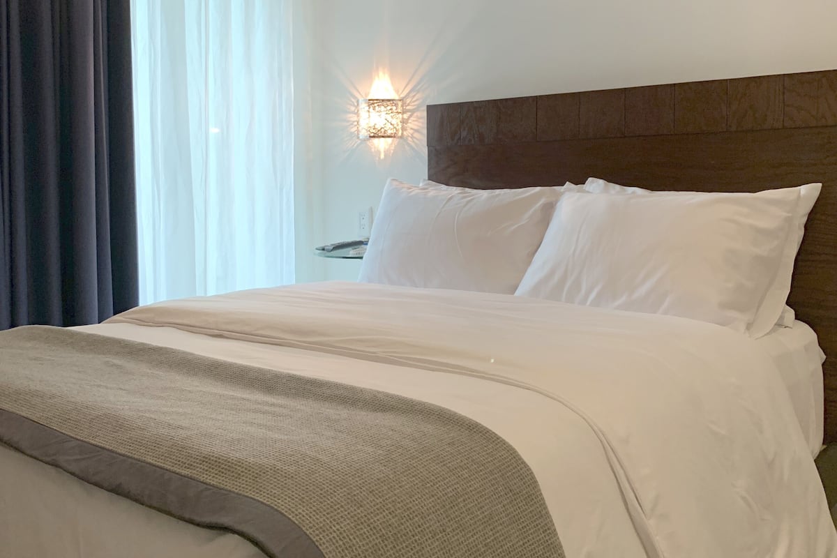 Habitacion Petite | In-room safe, individually decorated, desk, iron/ironing board