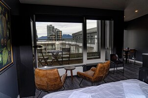 Ropa de cama de alta calidad y escritorio 