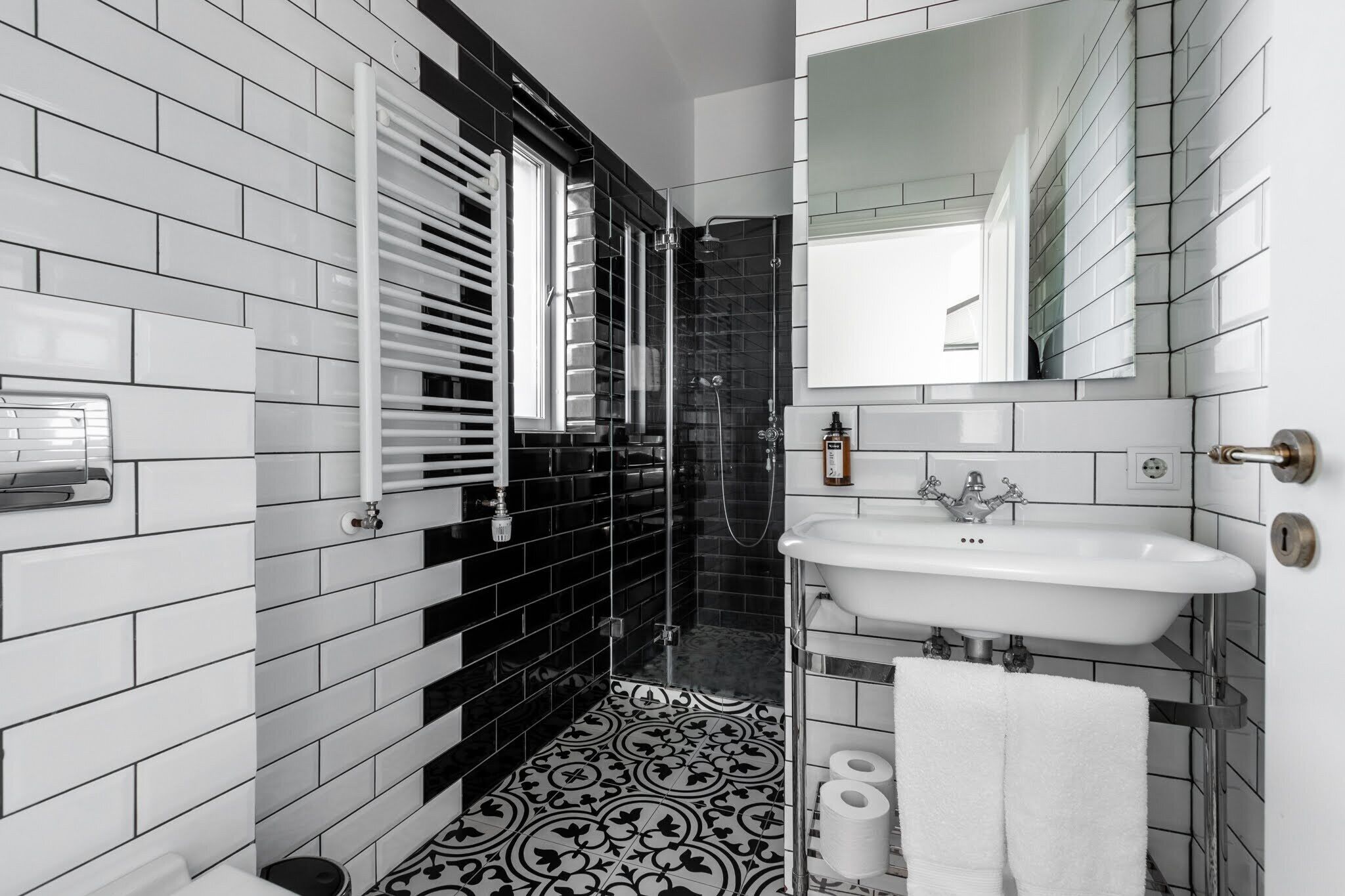 ของใช้ในห้องน้ำฟรี, ไดร์เป่าผม, ผ้าเช็ดตัว, สบู่