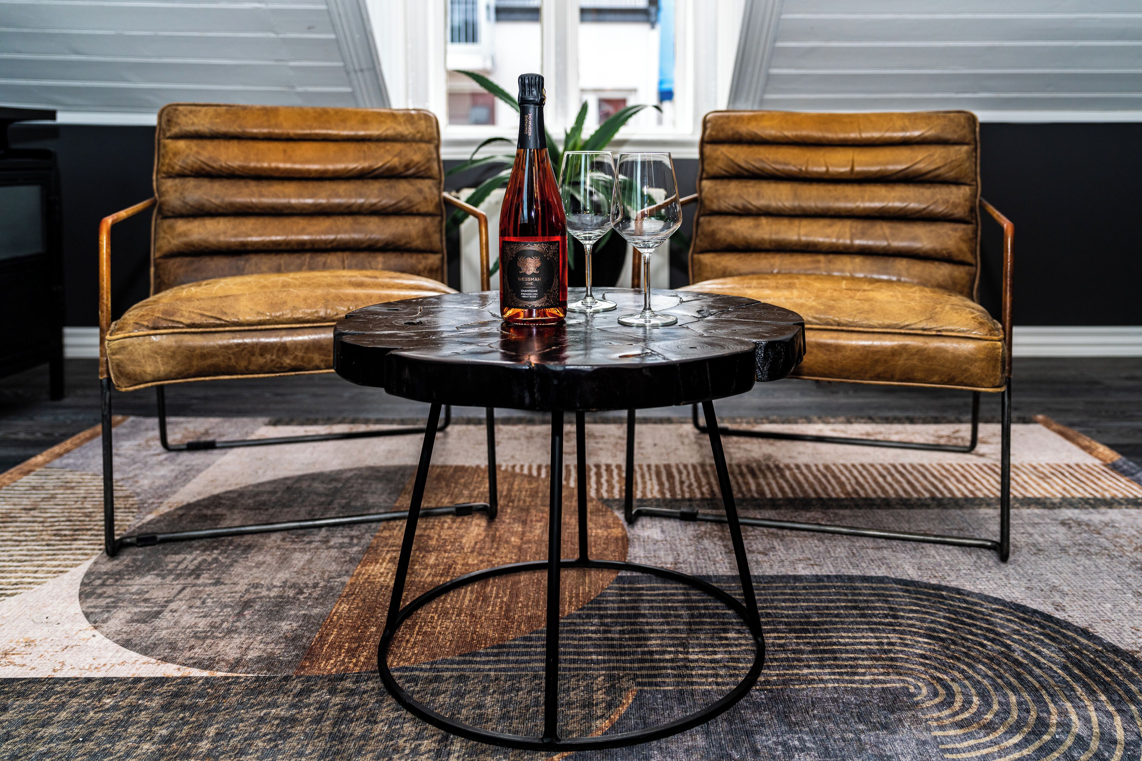 ดีลักซ์อพาร์ทเมนท์, 2 ห้องนอน | บริเวณนั่งเล่น | ทีวีจอแบน 42 นิ้ว พร้อมช่องดาวเทียม, ทีวี