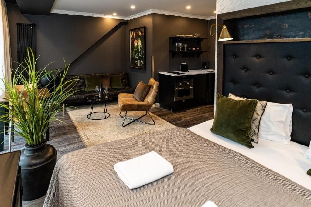 Superior studio, kitchenette | Luxe beddengoed, een bureau, een laptopwerkplek