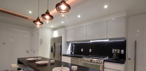 Luxury Condo, 1 Bedroom, Accessible, 2 Bathrooms | Private kitchen | Full-size fridge, microwave, oven, stovetop