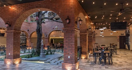 Punto Madero Hotel & Plaza