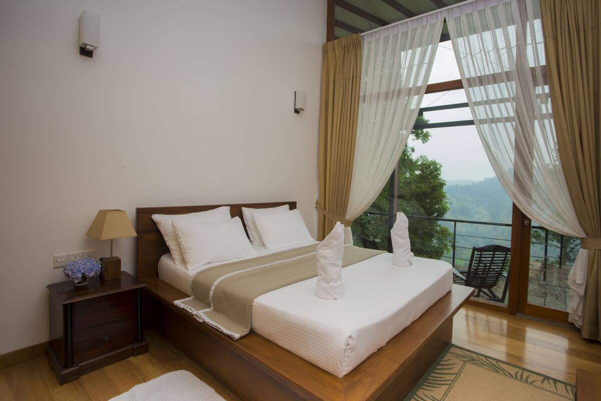 Phòng đôi Deluxe, 1 giường cỡ queen, phòng tắm riêng, quang cảnh núi | Bàn ủi/dụng cụ ủi quần áo, truy cập Internet không dây miễn phí 