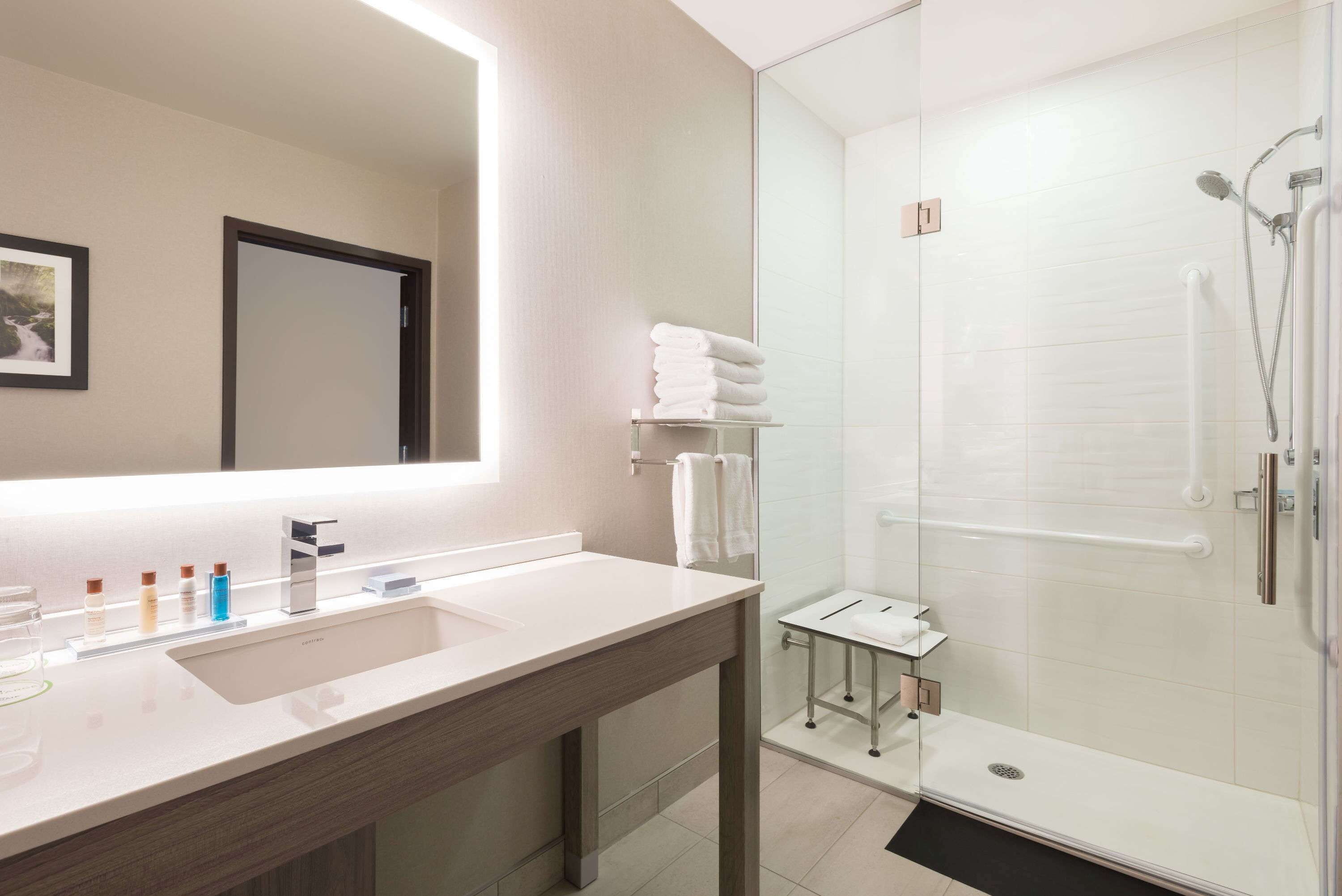 room, 2 queen beds, non smoking | bathroom | shower, free toiletries, hair dryer, towels