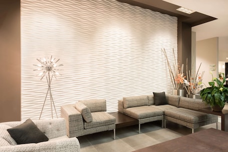 Lobby. Wingate By Wyndham Dieppe Moncton