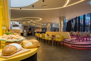 Tägliches Frühstücksbuffet gegen Gebühr
