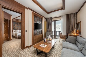 Habitación, 1 cama matrimonial, para no fumadores | Sala de estar | Televisión LED de 40 pulgadas con canales vía satélite y televisión 