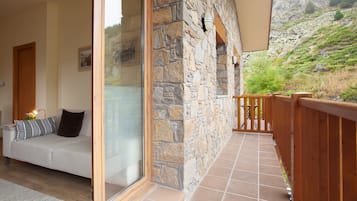 Apartment, 4 Bedrooms, Balcony | Balcony