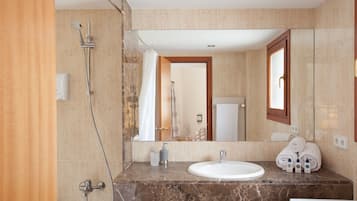 Superior-Apartment, 2Â Schlafzimmer, Balkon | Badezimmer