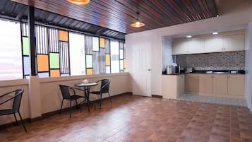 Suite | Living area | Flat-screen TV