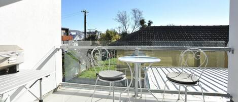 Apartment, 2 Bedrooms | Balkoni