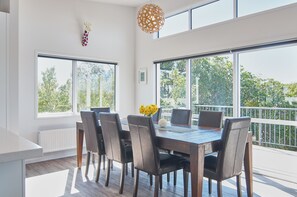 In-room dining - Rocking Horse Villa (Christchurch)