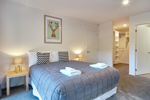 House, 4 Bedrooms, Balcony