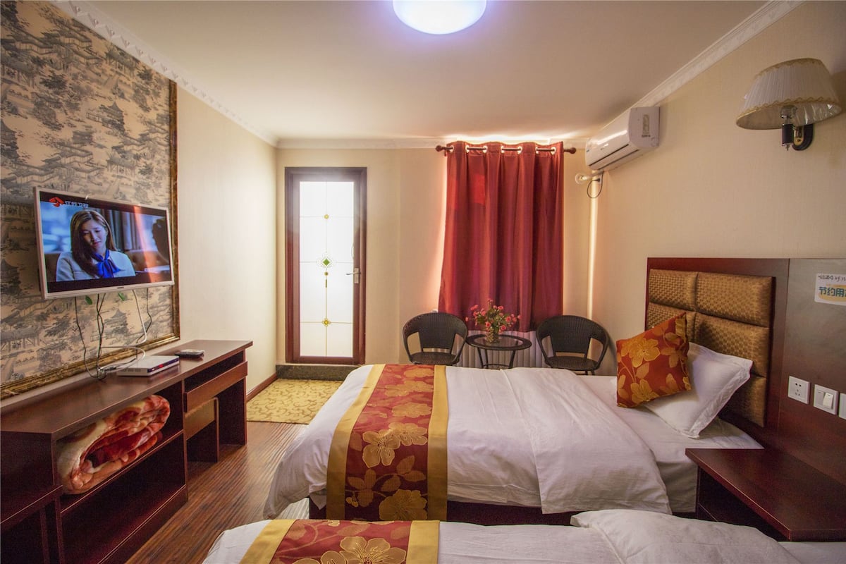 standard twin room(chinese domestic guests only) | desk, blackout curtains, free wifi