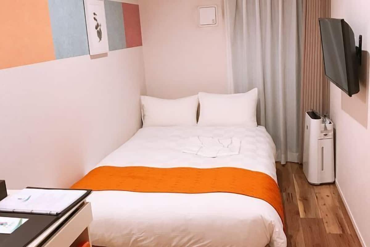 In-room safe, desk, blackout curtains, soundproofing