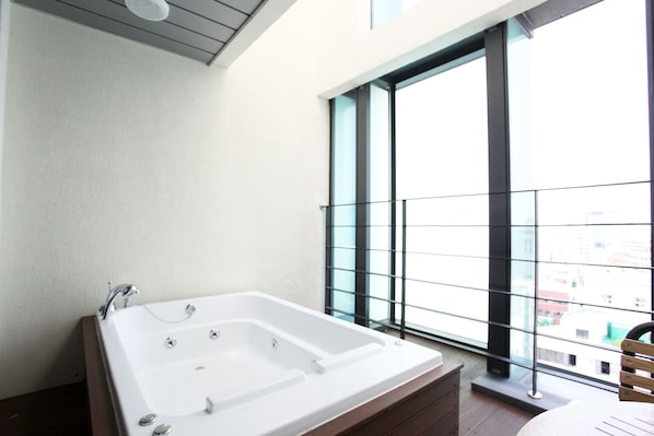 Business-Zimmer | Komfortbadewanne