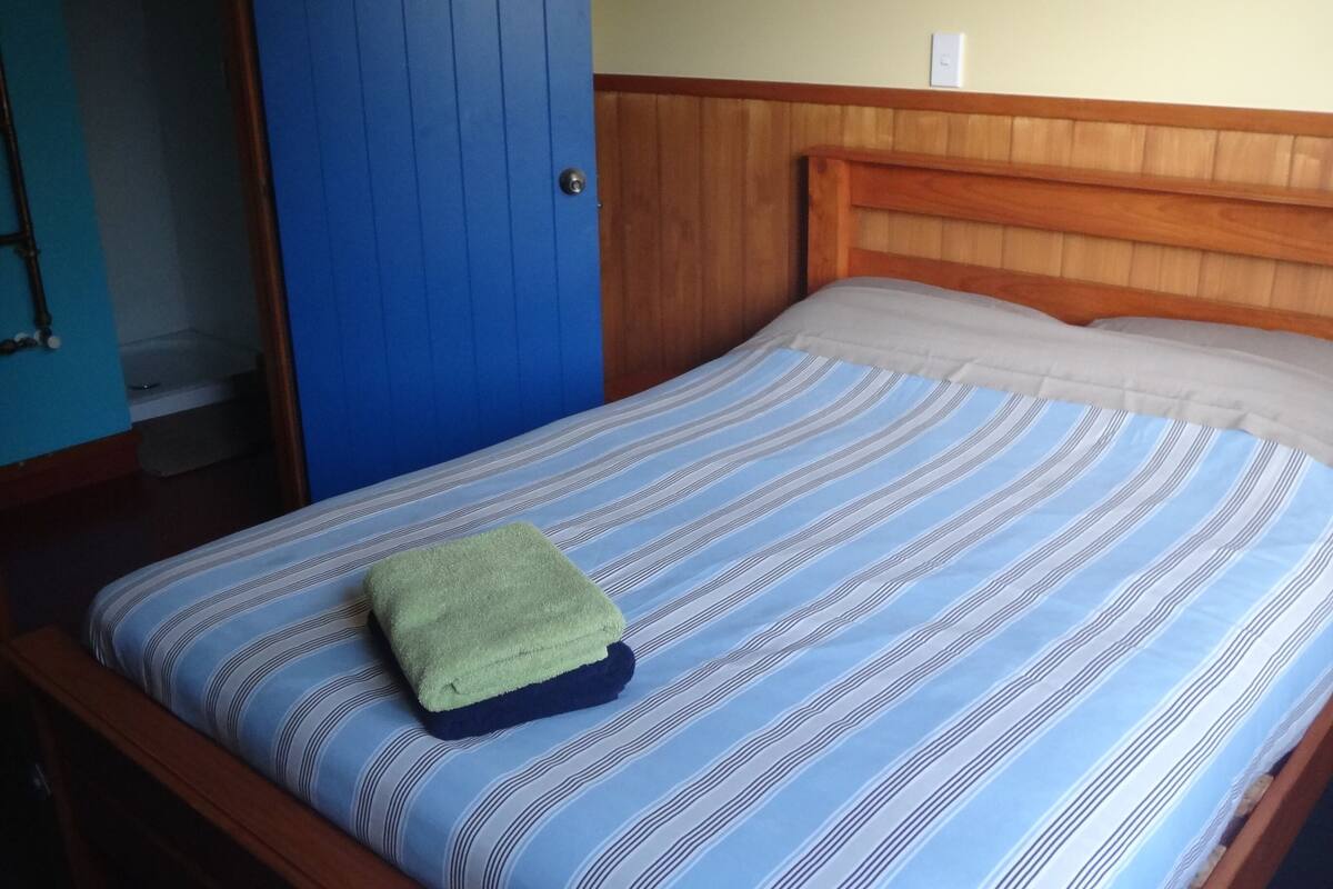 Doppelzimmer, mit Bad (Double Ensuite)