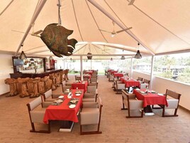 Breakfast, lunch, dinner served; local and international cuisine 