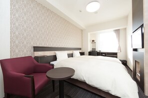 羽绒被、办公桌、遮光窗帘、熨斗/熨板