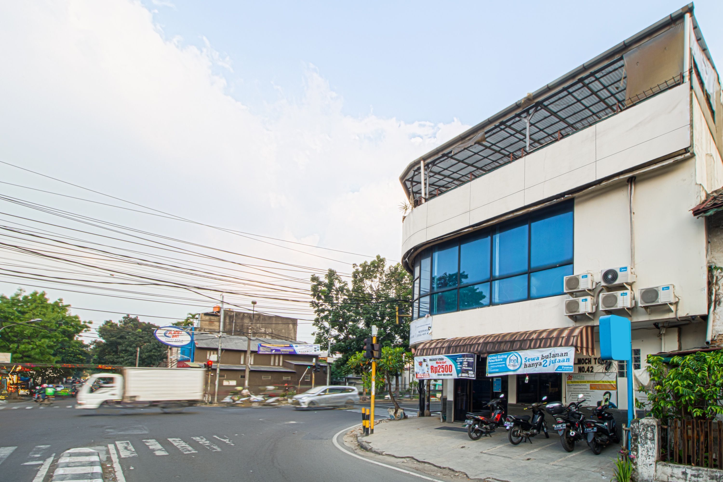 المنشأة من الخارج