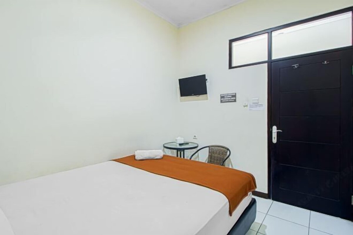 Soundproofing, WiFi (free), bed sheets