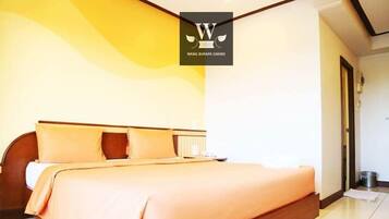 Standaard kamer | Een bureau, gratis wifi, beddengoed